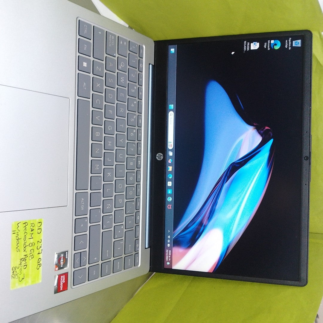 LAPTOP HP 14-EM0001LA (2023) 256 GB SSD 8 GB RAM (SEMINUEVO)