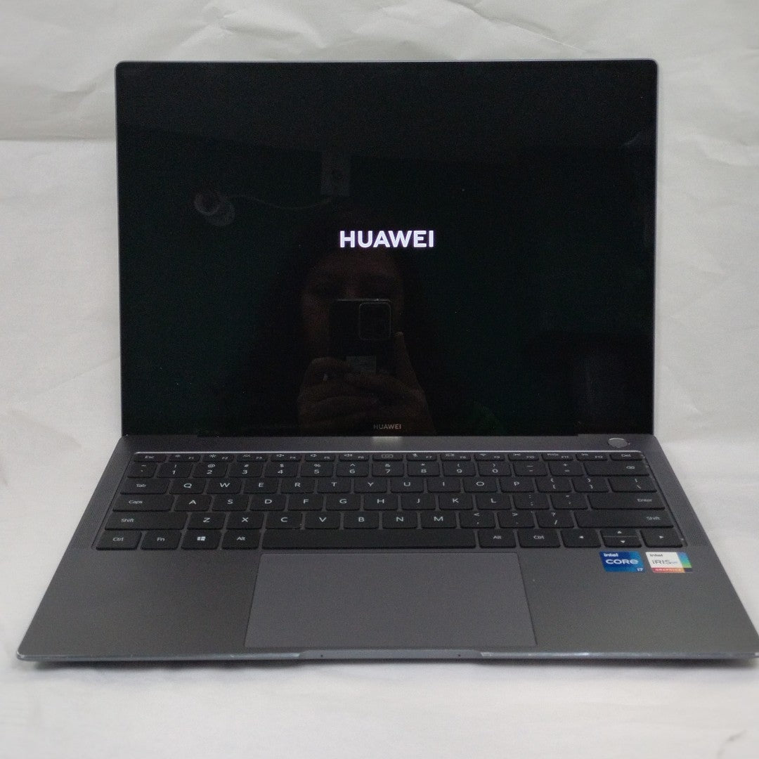 LAPTOP HUAWEI MATEBOOK X PRO MACHD-WFE9 (2021) 1 TB SSD 16 GB RAM (SEMINUEVO)