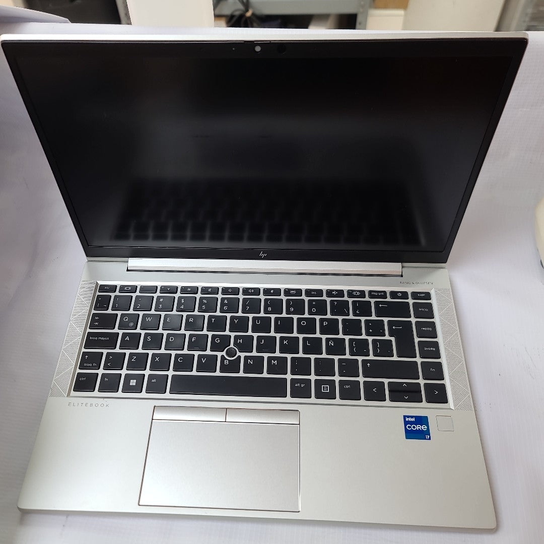 LAPTOP HP ELITEBOOK 840 G8 (2022) 512 GB SSD 16 GB RAM (SEMINUEVO)