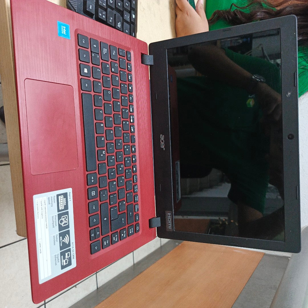 LAPTOP ACER ASPIRE 1 A114-32-C896 (2021) 64 GB SSD 4 GB RAM (SEMINUEVO)