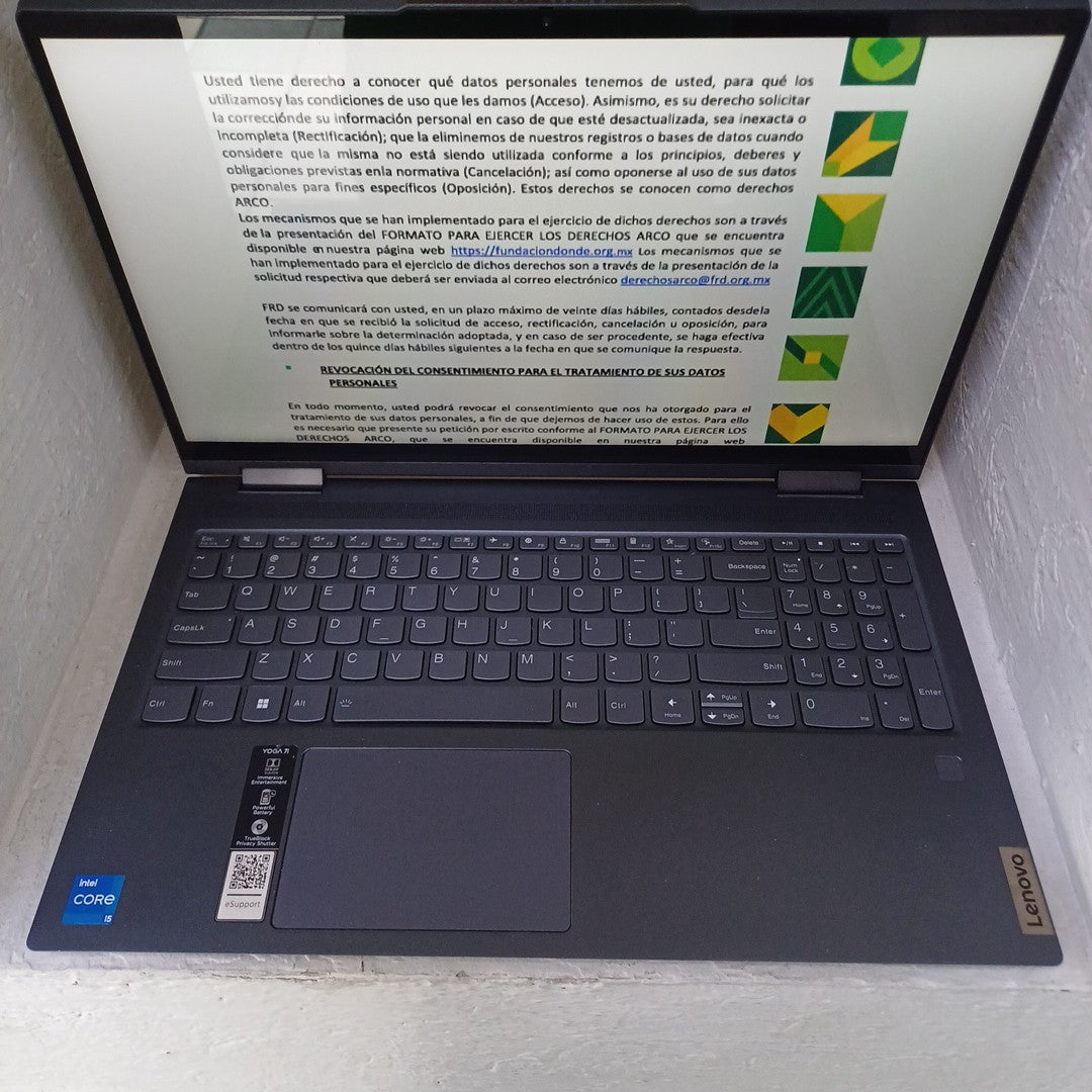 LAPTOP LENOVO YOGA 7 15ITL5 (2022) 256 GB SSD 8 GB RAM (SEMINUEVO)