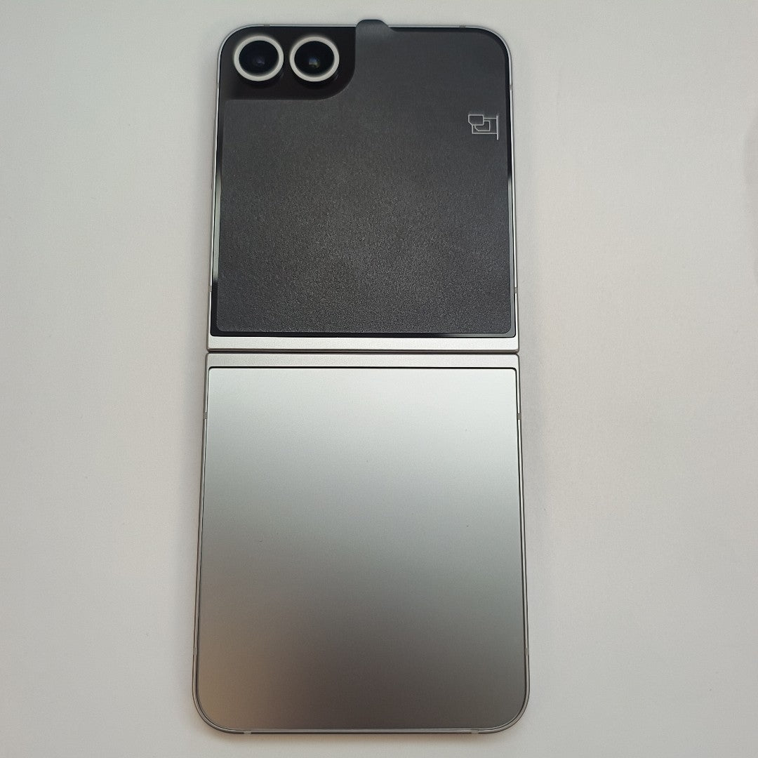 CELULAR SAMSUNG GALAXY Z FLIP6 SM-F741B (2024) 512 GB 12 GB RAM (SEMINUEVO)