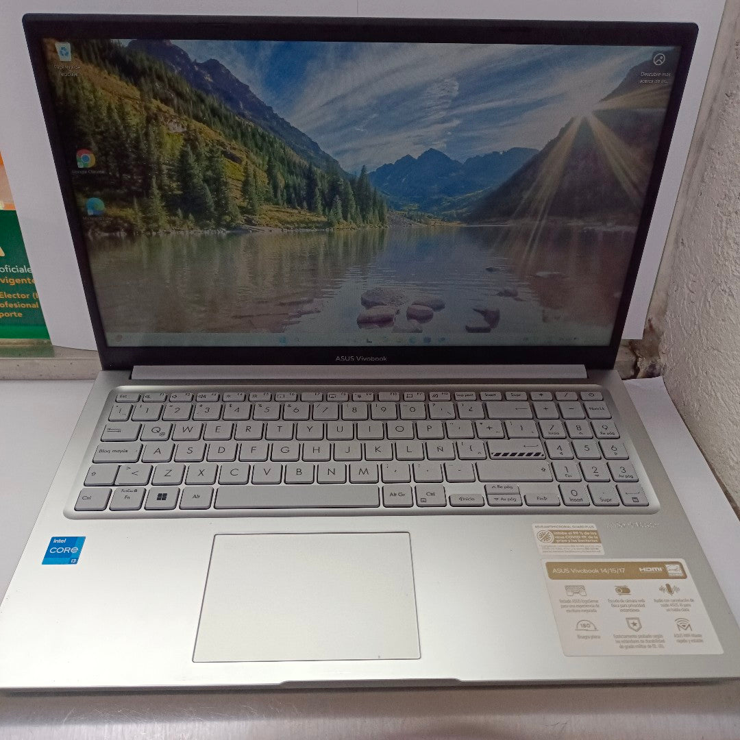 LAPTOP ASUS VIVOBOOK 15 X1504ZA-NJ302W (2024) 512 GB SSD 12 GB RAM (SEMINUEVO)