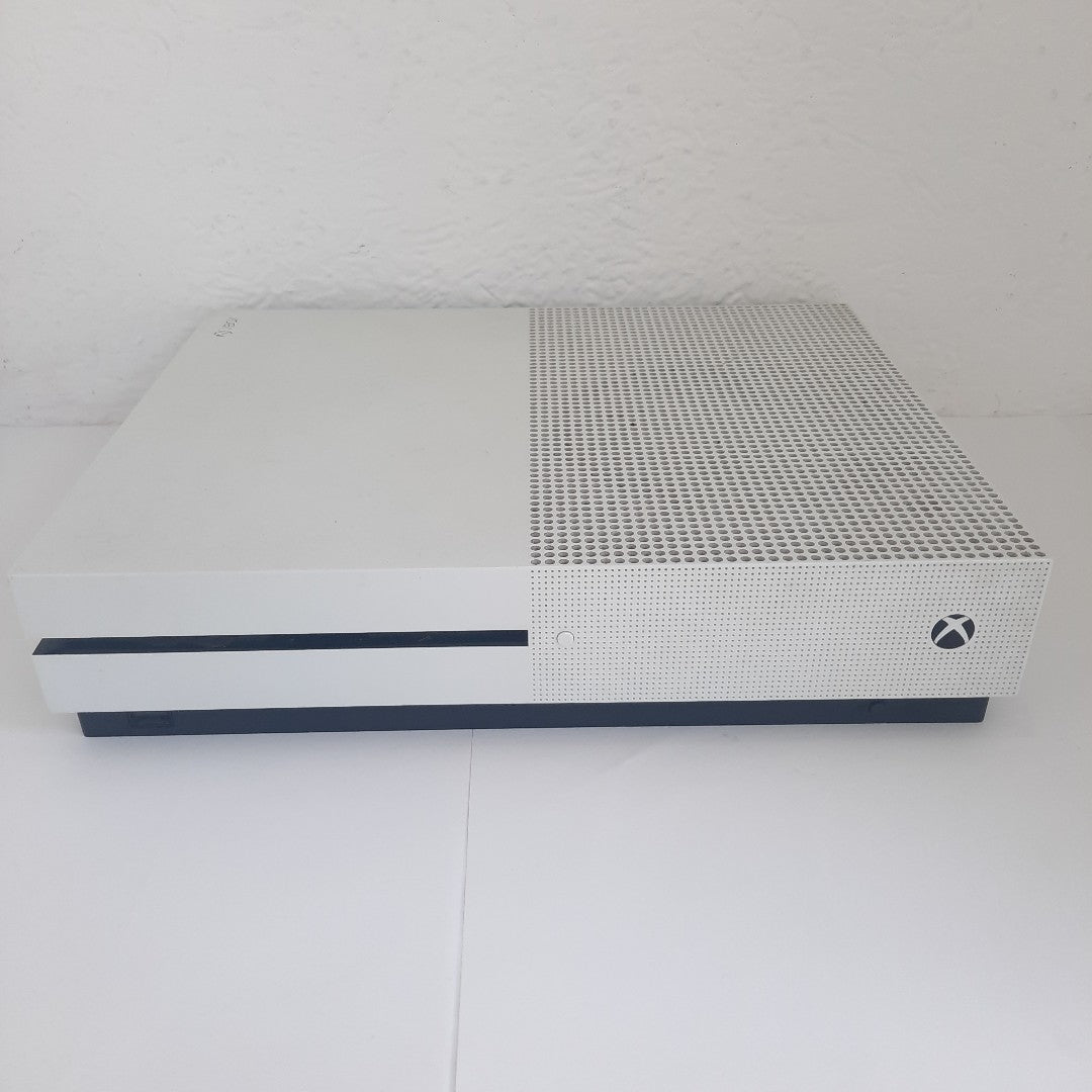 CONSOLA DE VIDEOJUEGO MICROSOFT XBOX ONE S 1 TB (SEMINUEVO)