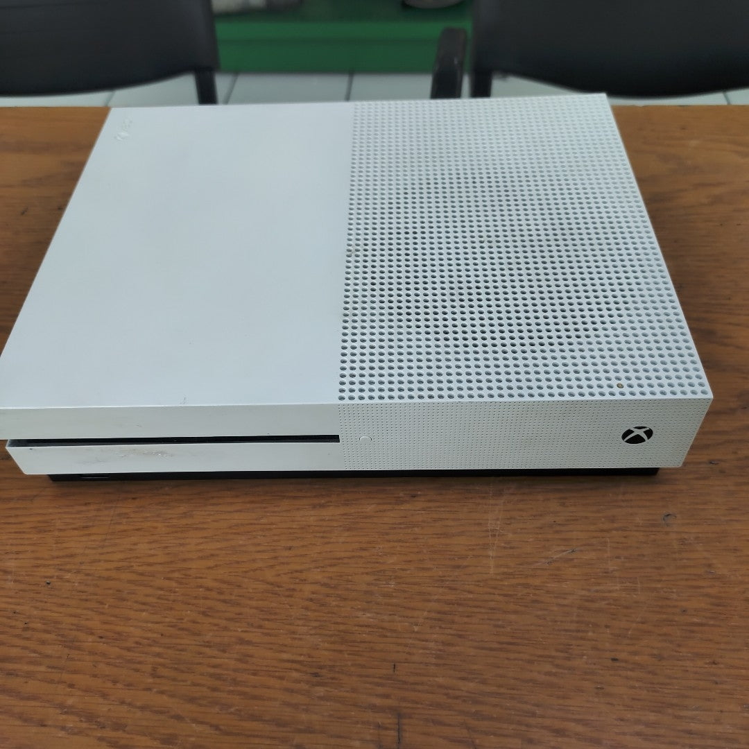 CONSOLA DE VIDEOJUEGO MICROSOFT XBOX ONE S 1 TB (SEMINUEVO)