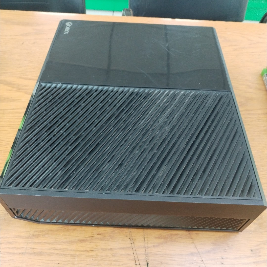 CONSOLA DE VIDEOJUEGO MICROSOFT XBOX ONE 1 TB (SEMINUEVO)