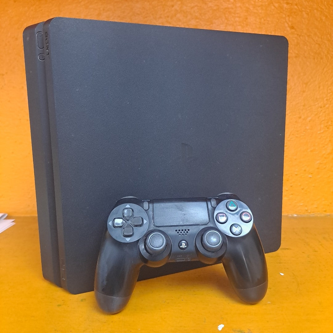 CONSOLA DE VIDEOJUEGO SONY PS4 1 TB (SEMINUEVO)