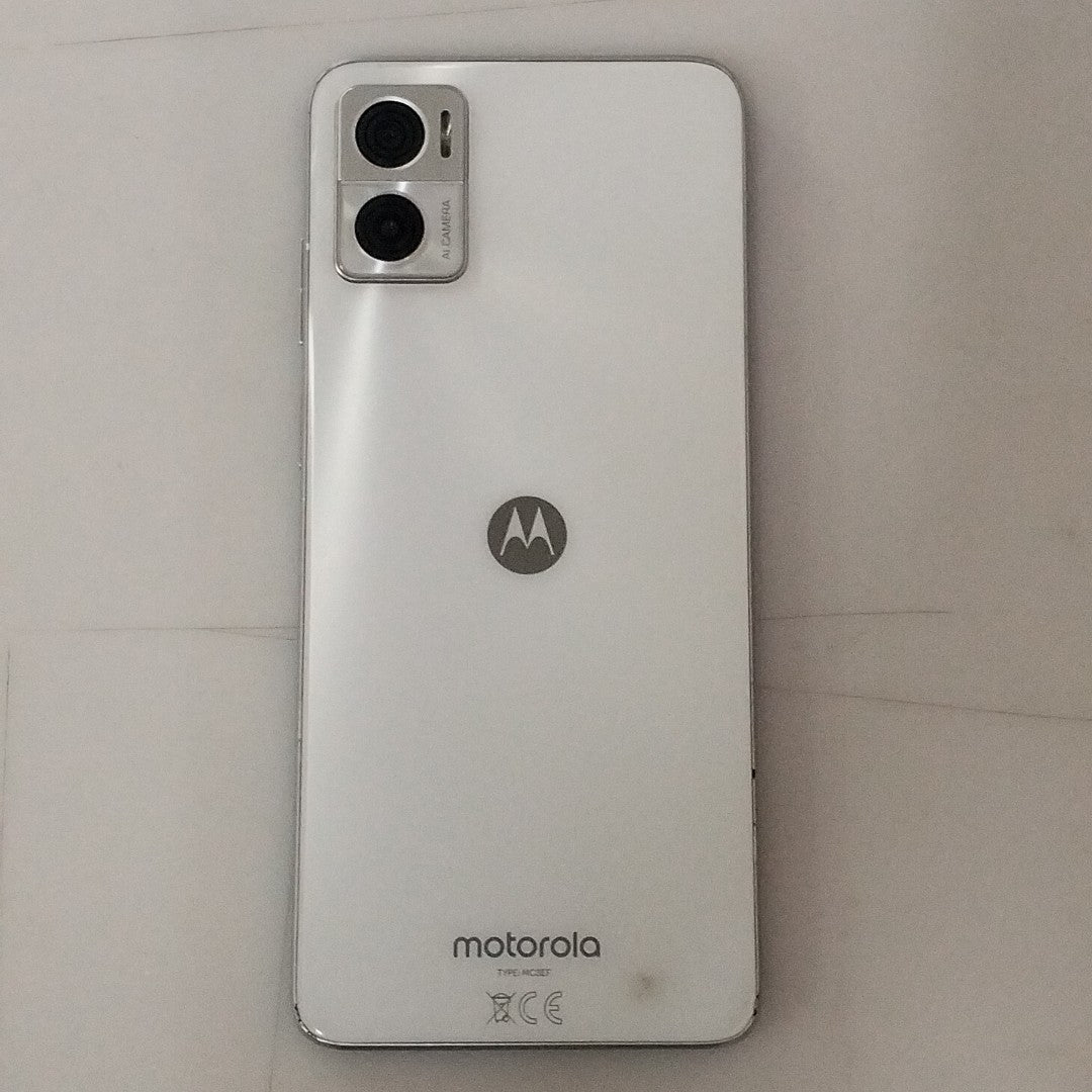 CELULAR MOTOROLA MOTO E22I XT2239-17 64 GB 2 GB RAM (SEMINUEVO)