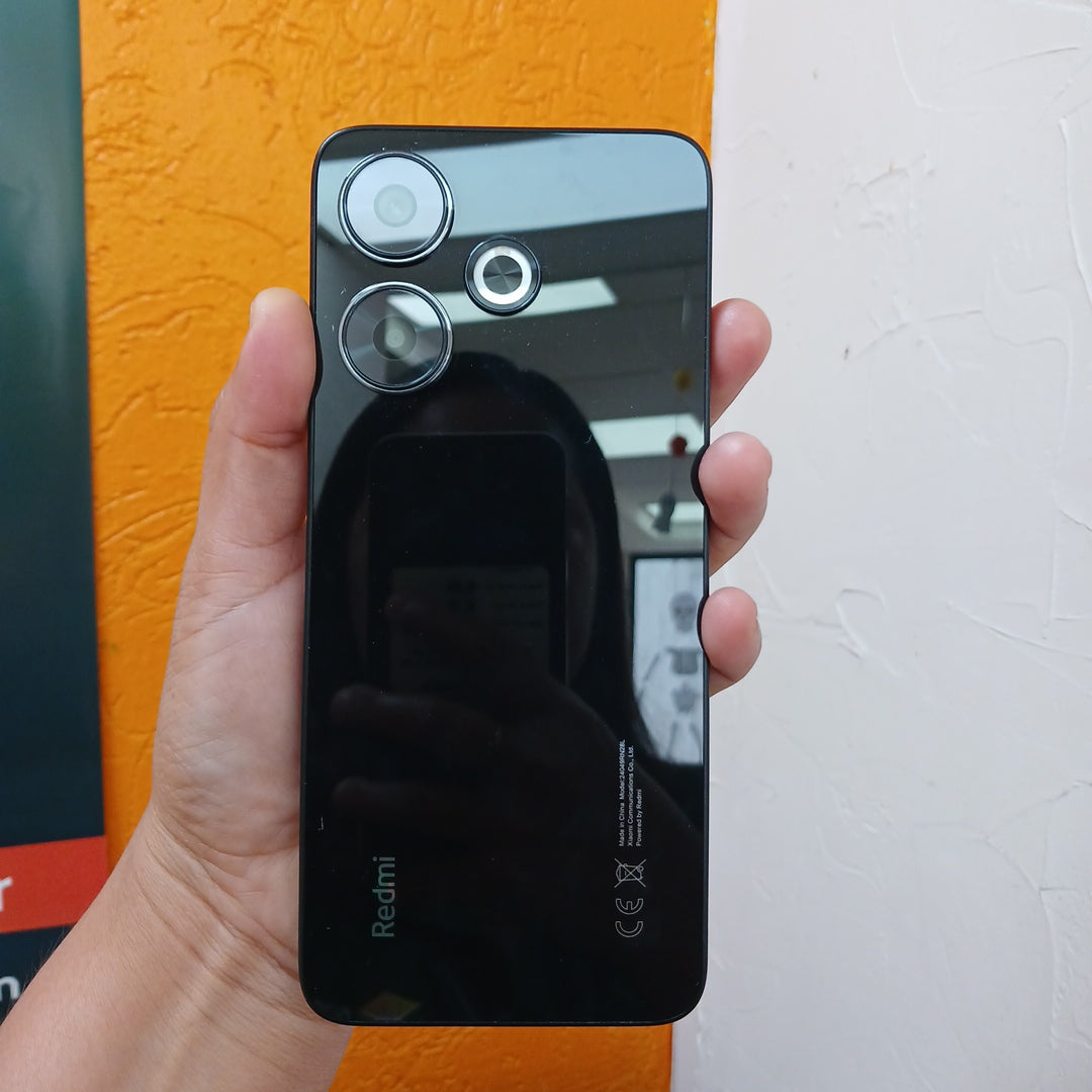 CELULAR XIAOMI REDMI 13 24049RN28L (2024) 256 GB 8 GB RAM (SEMINUEVO)