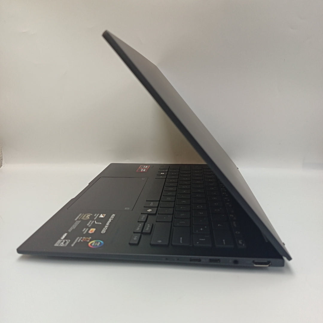 LAPTOP ASUS ZENBOOK 14 UM3406HA-QD036W (2024) 1 TB SSD 16 GB RAM (SEMINUEVO)