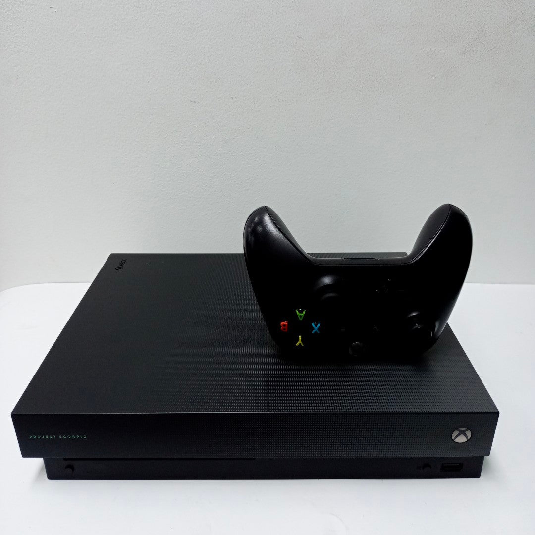 CONSOLA DE VIDEOJUEGO MICROSOFT XBOX ONE X 1 TB (SEMINUEVO)