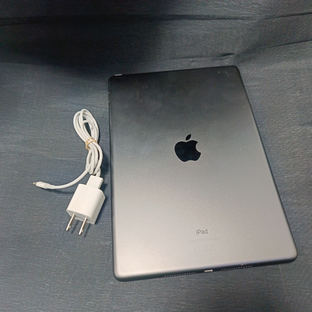 TABLETA APPLE IPAD 9 A2602 256 GB 3 GB RAM (SEMINUEVO)