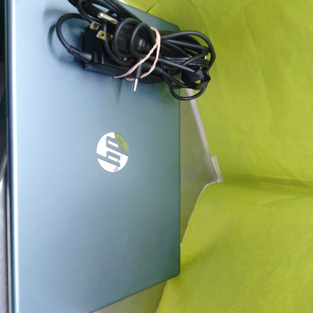 LAPTOP HP 14-EM0001LA (2023) 256 GB SSD 8 GB RAM (SEMINUEVO)
