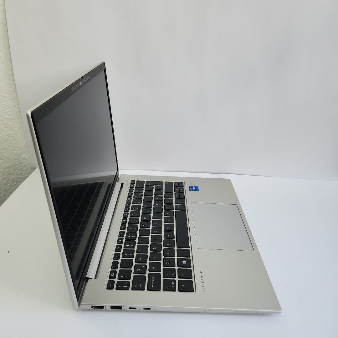 LAPTOP HP ELITEBOOK 840 G9 (2023) 512 GB SSD 32 GB RAM (SEMINUEVO)
