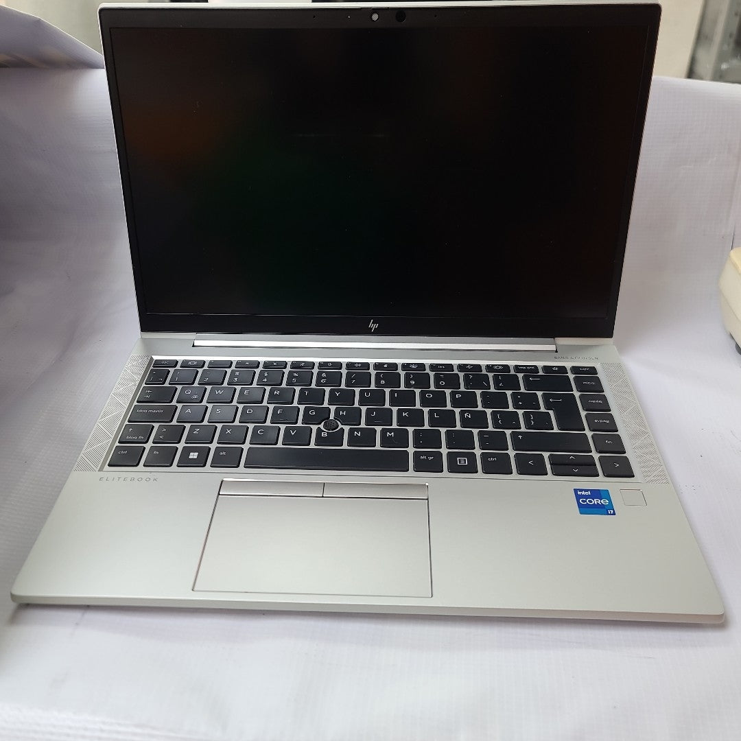 LAPTOP HP ELITEBOOK 840 G8 (2022) 512 GB SSD 16 GB RAM (SEMINUEVO)