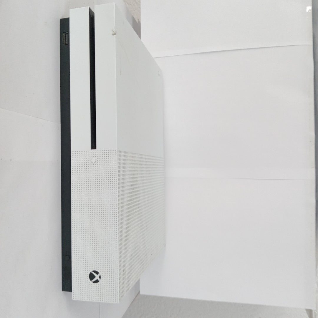 CONSOLA DE VIDEOJUEGO MICROSOFT XBOX ONE S 500 GB (SEMINUEVO)