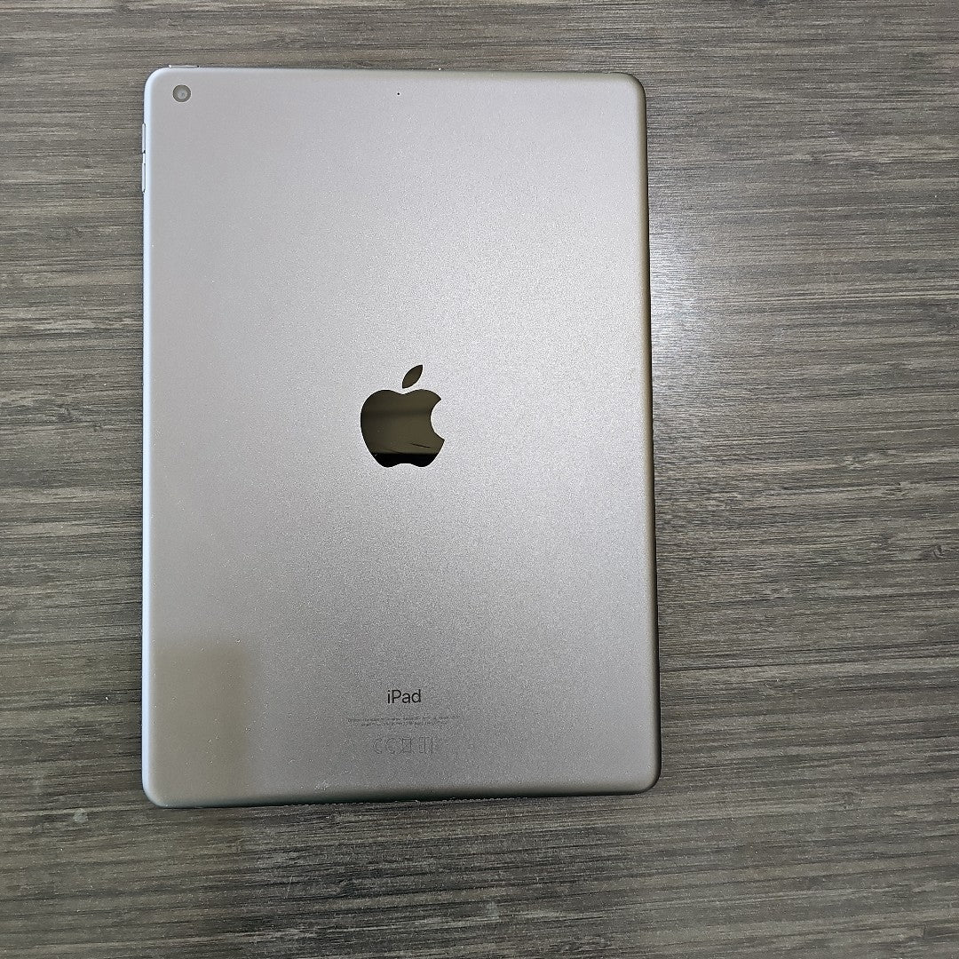 TABLETA APPLE IPAD 9 A2602 64 GB 3 GB RAM (SEMINUEVO)