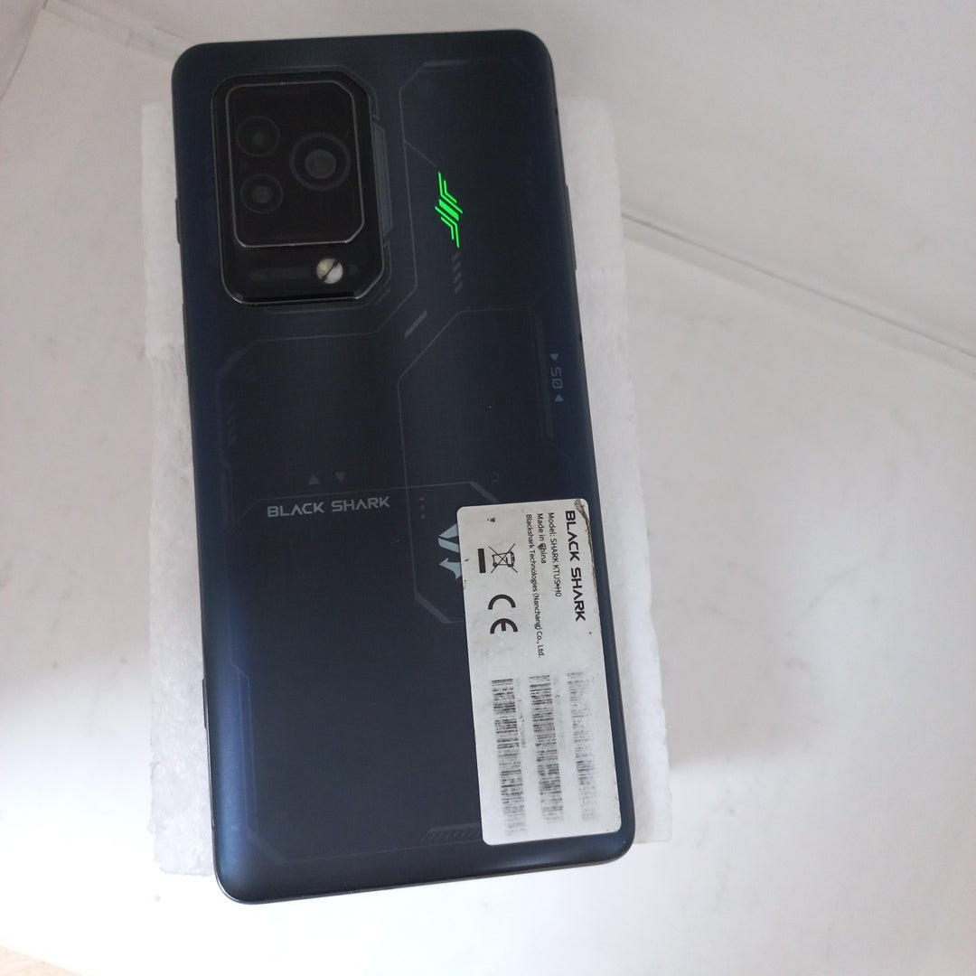 CELULAR XIAOMI BLACK SHARK 5 PRO KTUS-H0 256 GB 12 GB RAM (SEMINUEVO)