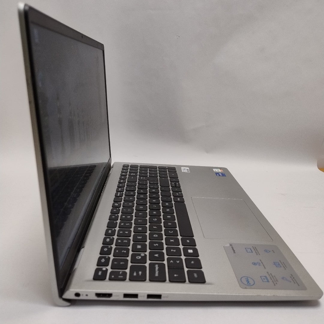 LAPTOP DELL INSPIRON 15 3520 (2024) 512 GB SSD 16 GB RAM (SEMINUEVO)