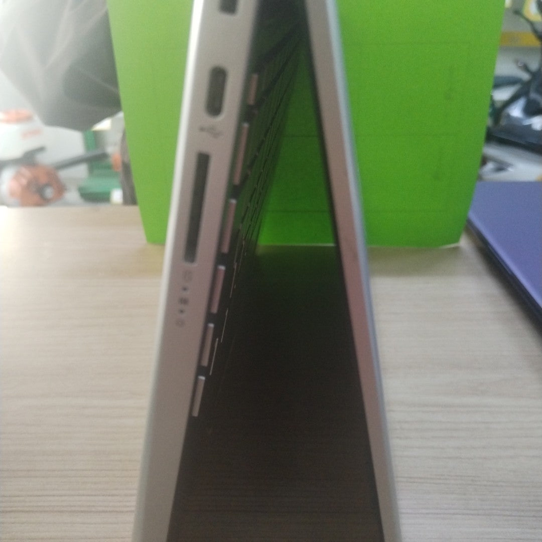 LAPTOP HP 14-DK1025WM (2021) 1 TB 4 GB RAM (SEMINUEVO)