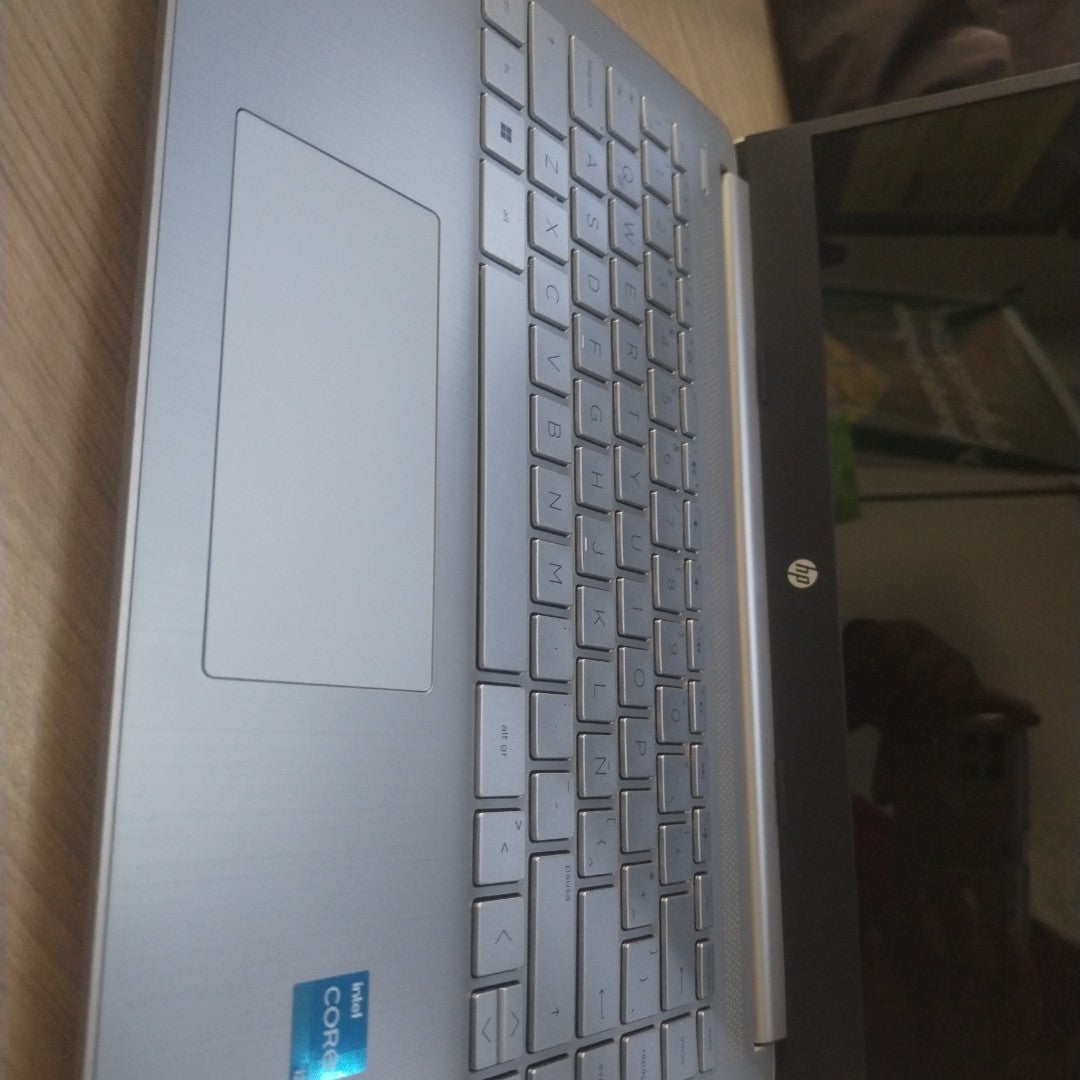 LAPTOP HP 14-DQ2502LA (2022) 256 GB SSD 8 GB RAM (SEMINUEVO)