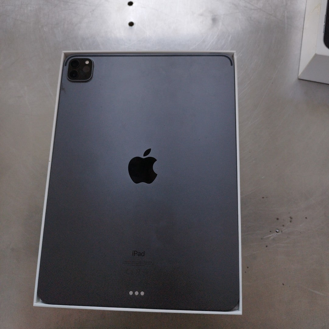 TABLETA APPLE IPAD PRO 3 11" A2377 256 GB 8 GB RAM (SEMINUEVO)