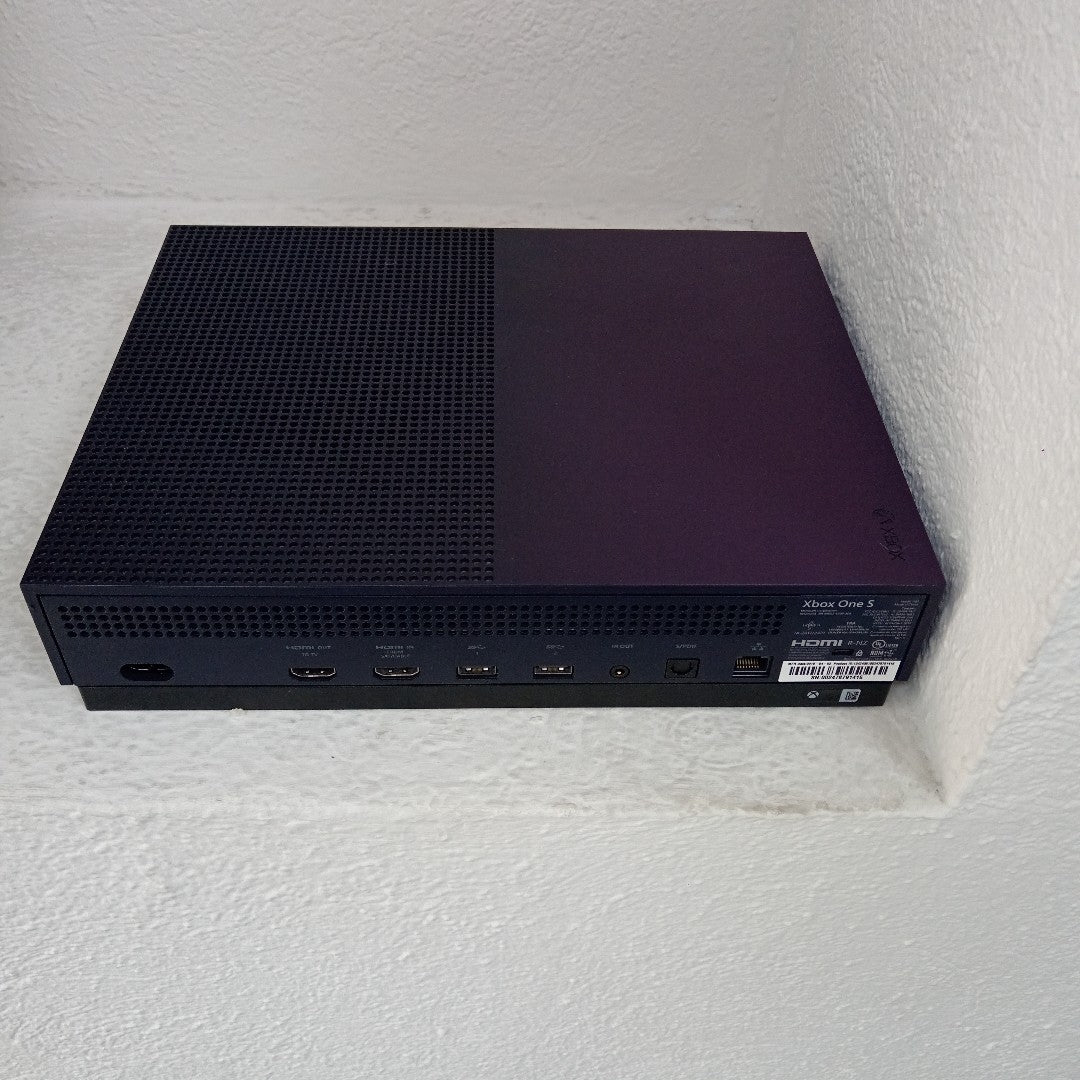 CONSOLA DE VIDEOJUEGO MICROSOFT XBOX ONE S 1 TB (SEMINUEVO)