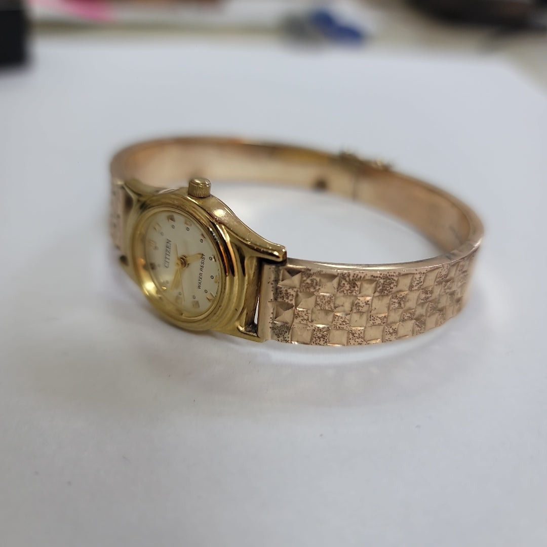 RELOJ CAJA ACERO PULSO ORO. ORO. 10 K 26.1 GRMS (SEMINUEVO)