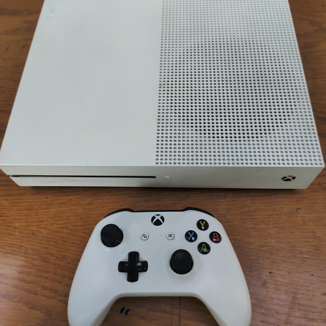 CONSOLA DE VIDEOJUEGO MICROSOFT XBOX ONE S 1 TB (SEMINUEVO)