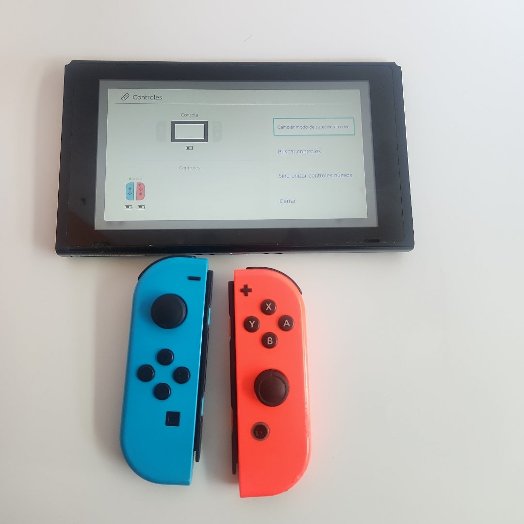 CONSOLA DE VIDEOJUEGO NINTENDO SWITCH 1.1 32 GB (SEMINUEVO)