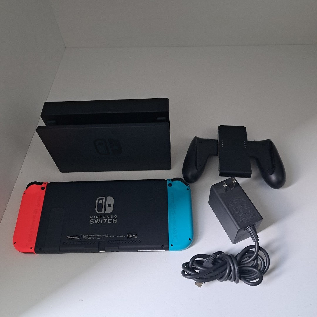 CONSOLA DE VIDEOJUEGO NINTENDO SWITCH 1.1 32 GB (SEMINUEVO)