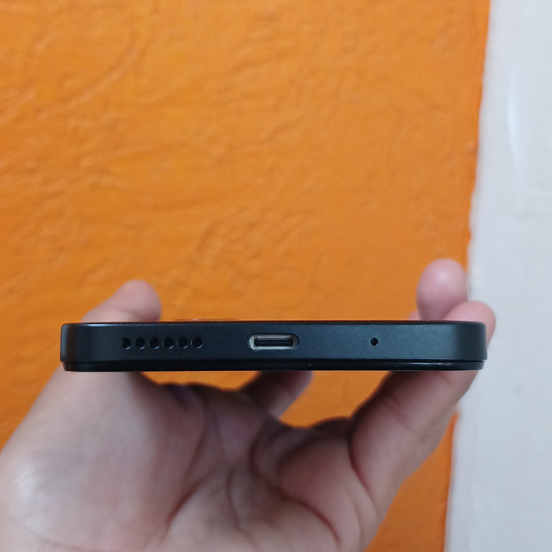 CELULAR XIAOMI REDMI 13 24049RN28L (2024) 256 GB 8 GB RAM (SEMINUEVO)