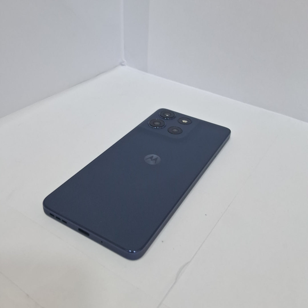 CELULAR MOTOROLA MOTO G86 XT2527-1 (2025) 256 GB 8 GB RAM (SEMINUEVO)