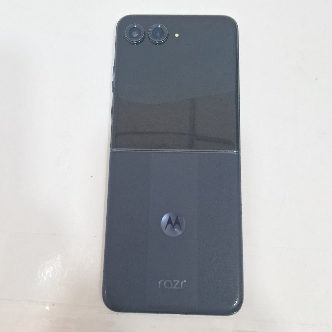 CELULAR MOTOROLA RAZR 50 ULTRA XT2451-3 (2024) 512 GB 12 GB RAM (SEMINUEVO)