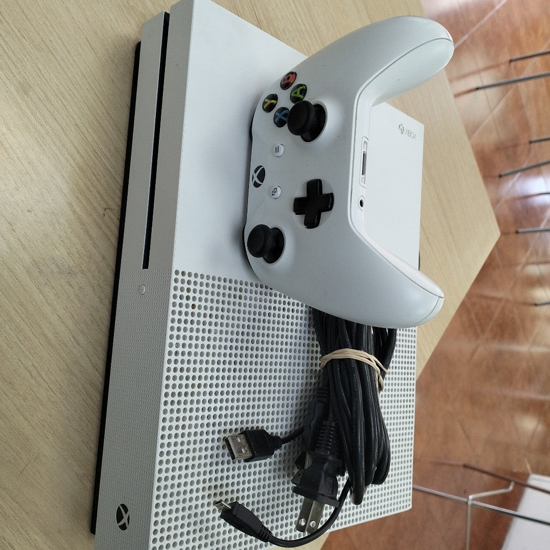 CONSOLA DE VIDEOJUEGO MICROSOFT XBOX ONE S 1 TB (SEMINUEVO)