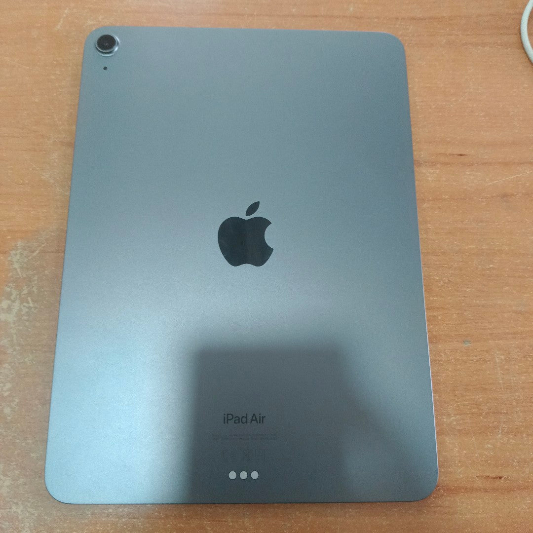 TABLETA APPLE IPAD AIR 5 A2588 256 GB 8 GB RAM (SEMINUEVO)