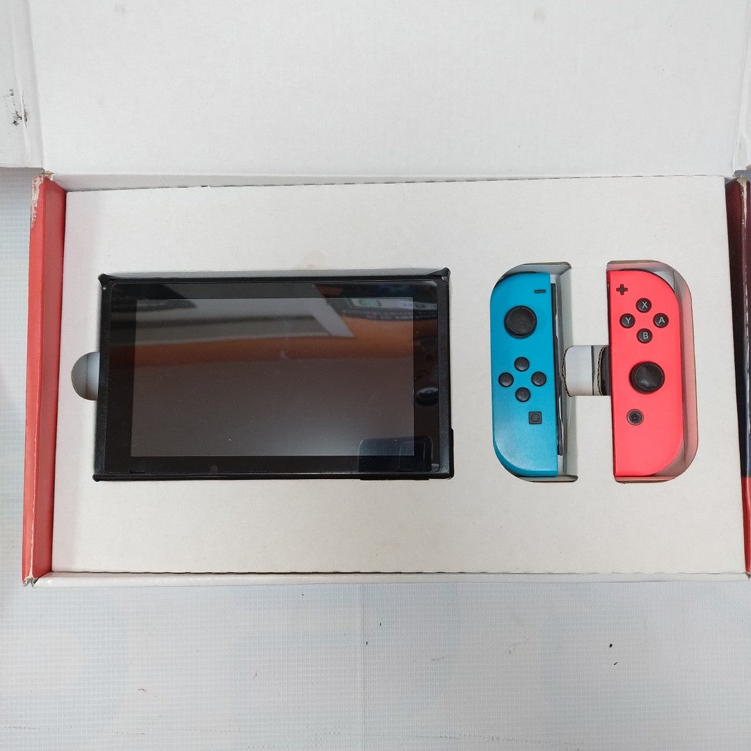 CONSOLA DE VIDEOJUEGO NINTENDO SWITCH 1.1 32 GB (SEMINUEVO)