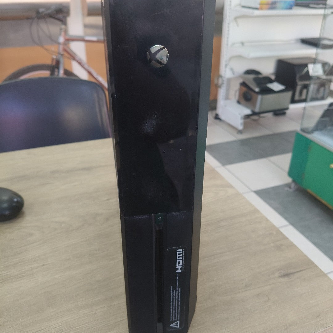 CONSOLA DE VIDEOJUEGO MICROSOFT XBOX ONE 1 TB (SEMINUEVO)