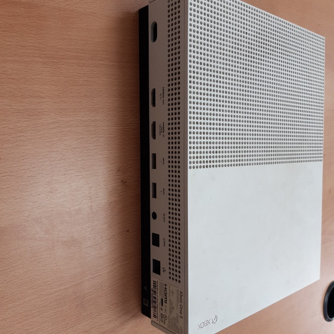 CONSOLA DE VIDEOJUEGO MICROSOFT XBOX ONE S 500 GB  (SEMINUEVO)