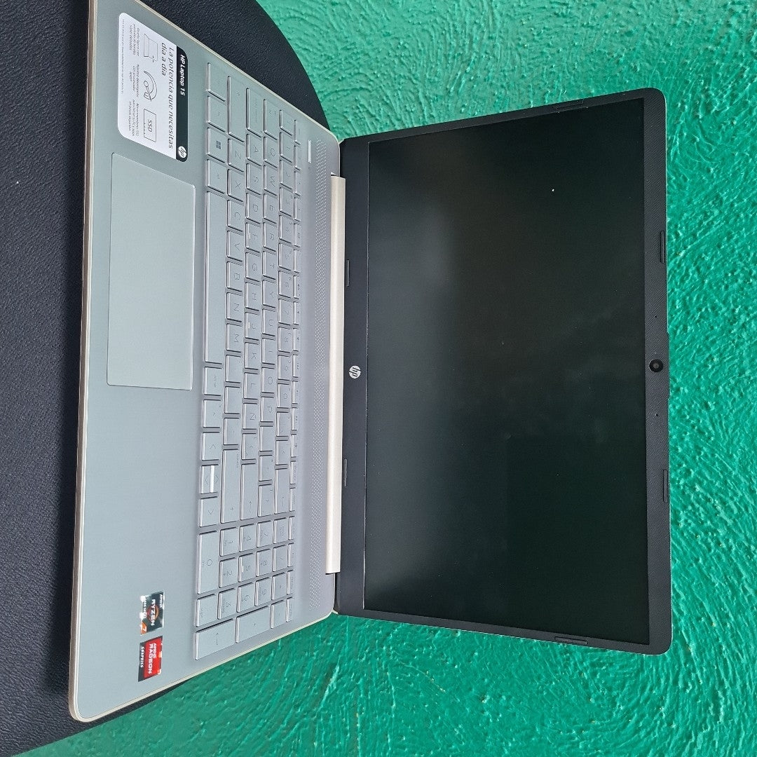 LAPTOP HP 15-EF2505LA (2023) (SEMINUEVO)