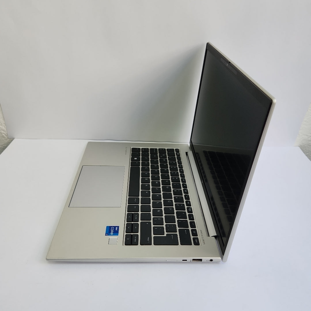 LAPTOP HP ELITEBOOK 840 G9 (2023) 512 GB SSD 32 GB RAM (SEMINUEVO)