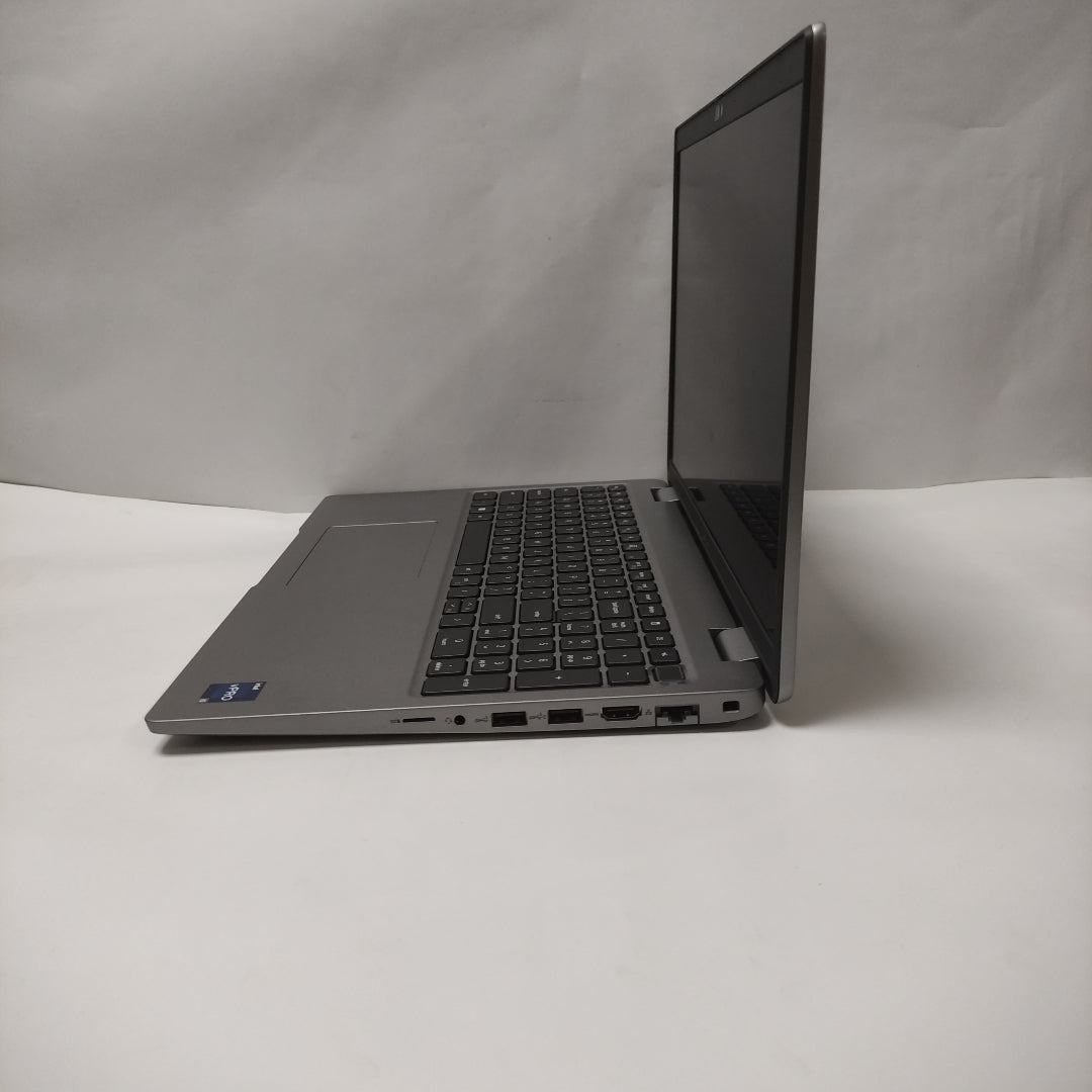 LAPTOP DELL LATITUDE 5540 (2024) 256 GB SSD 16 GB RAM (SEMINUEVO)