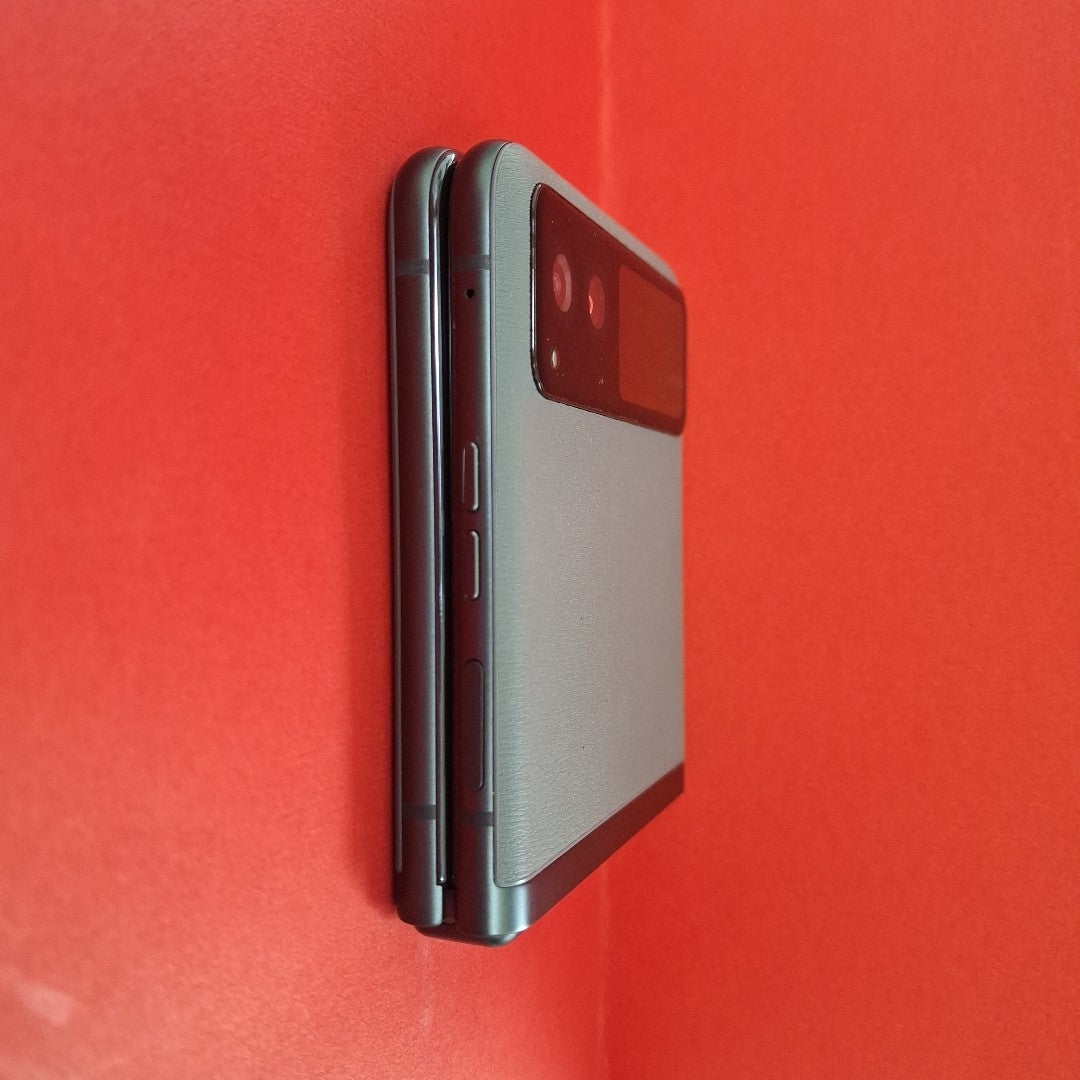 CELULAR MOTOROLA RAZR 40 XT2323-1 (2023) 256 GB 8 GB RAM (SEMINUEVO)