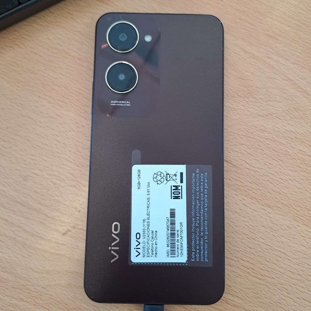 CELULAR VIVO Y18 V2333 128 GB 6 GB (SEMINUEVO)