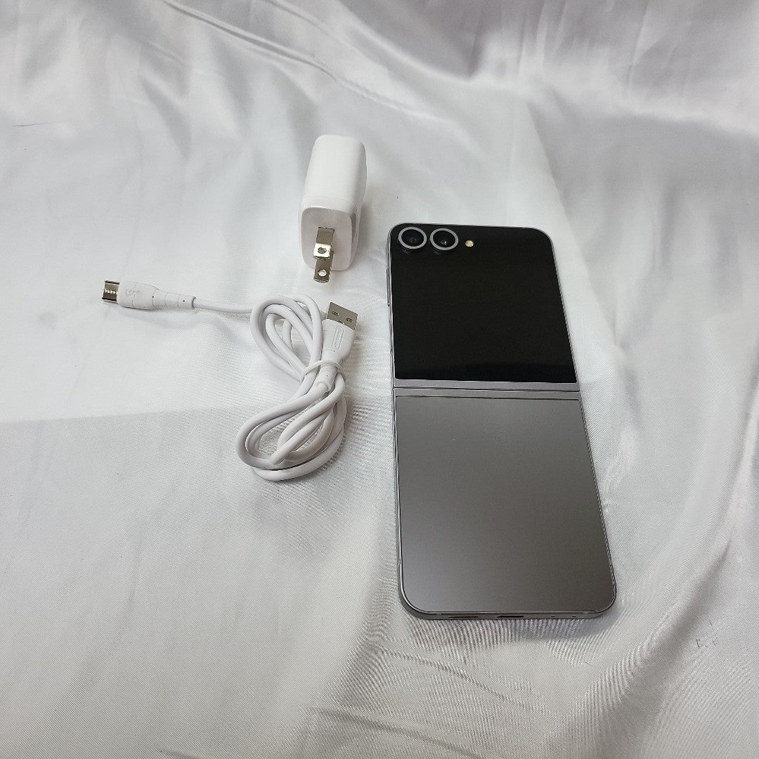 CELULAR SAMSUNG GALAXY Z FLIP6 SM-F741B (2024) 512 GB 12 GB RAM (SEMINUEVO)