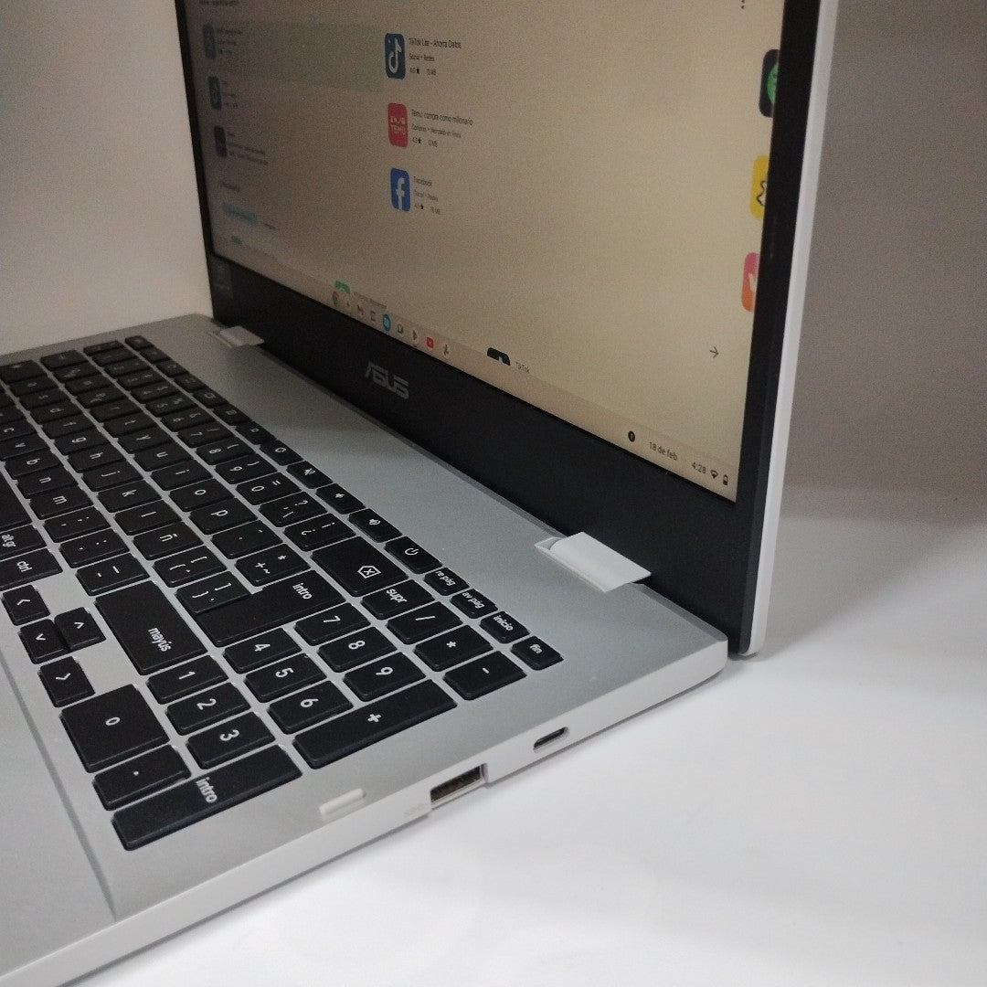 LAPTOP ASUS CHROMEBOOK CX1500CKA-CEL8G128-C2 (2023) 128 GB 8 GB RAM (SEMINUEVO)