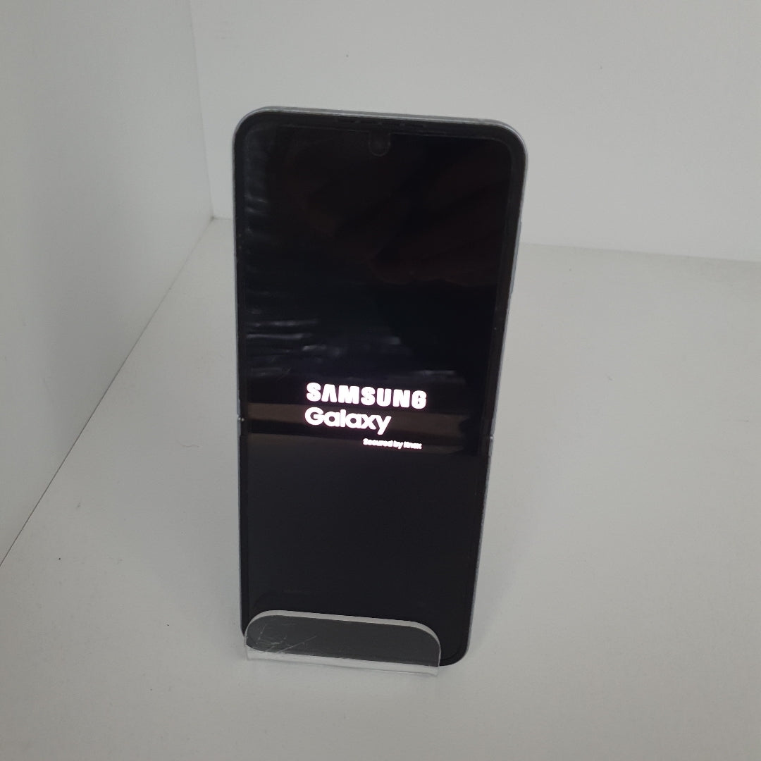 CELULAR SAMSUNG GALAXY Z FLIP6 SM-F741B (2024) 512 GB 12 GB RAM (SEMINUEVO)
