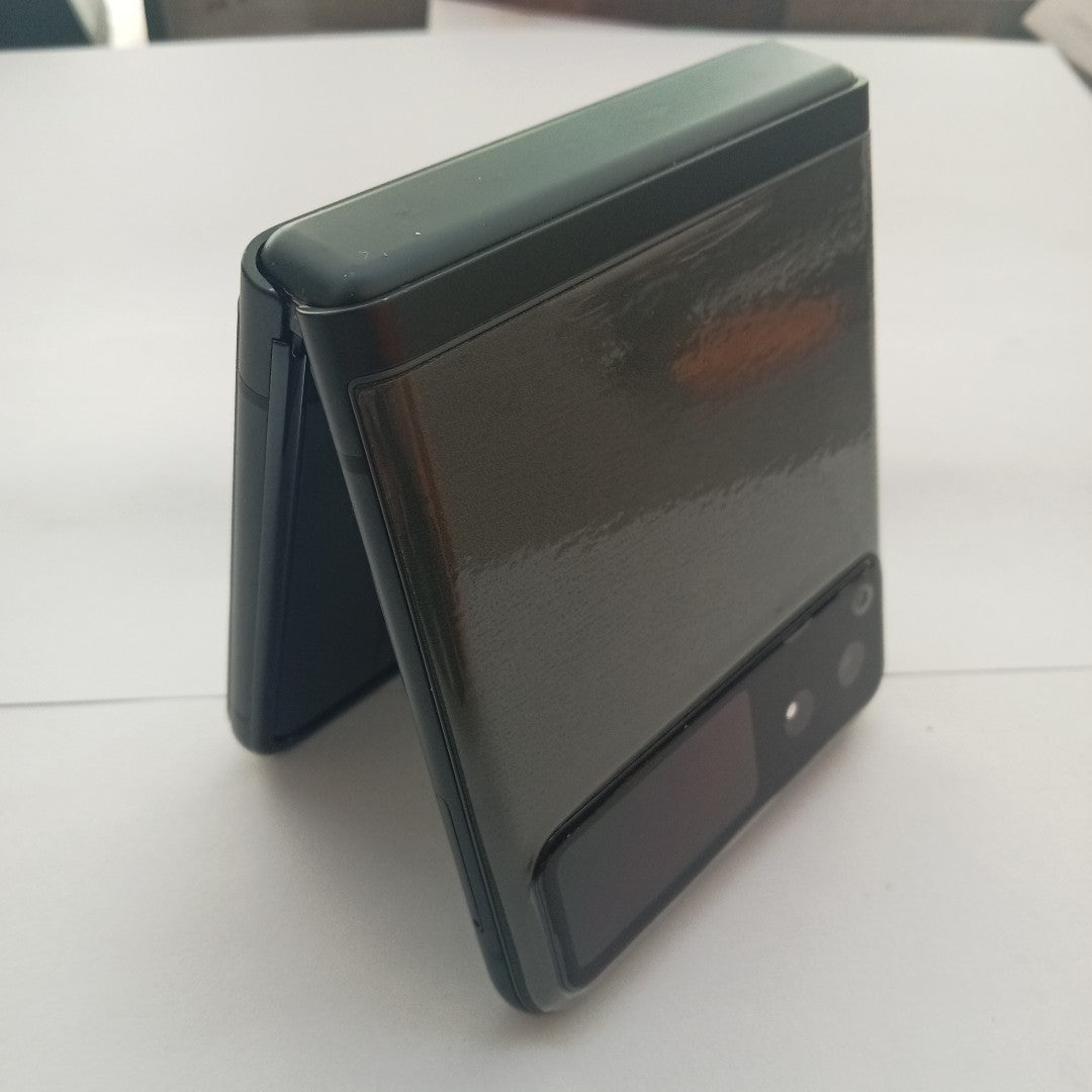 CELULAR MOTOROLA RAZR 40 XT2323-1 (2023) 256 GB 8 GB RAM (SEMINUEVO)