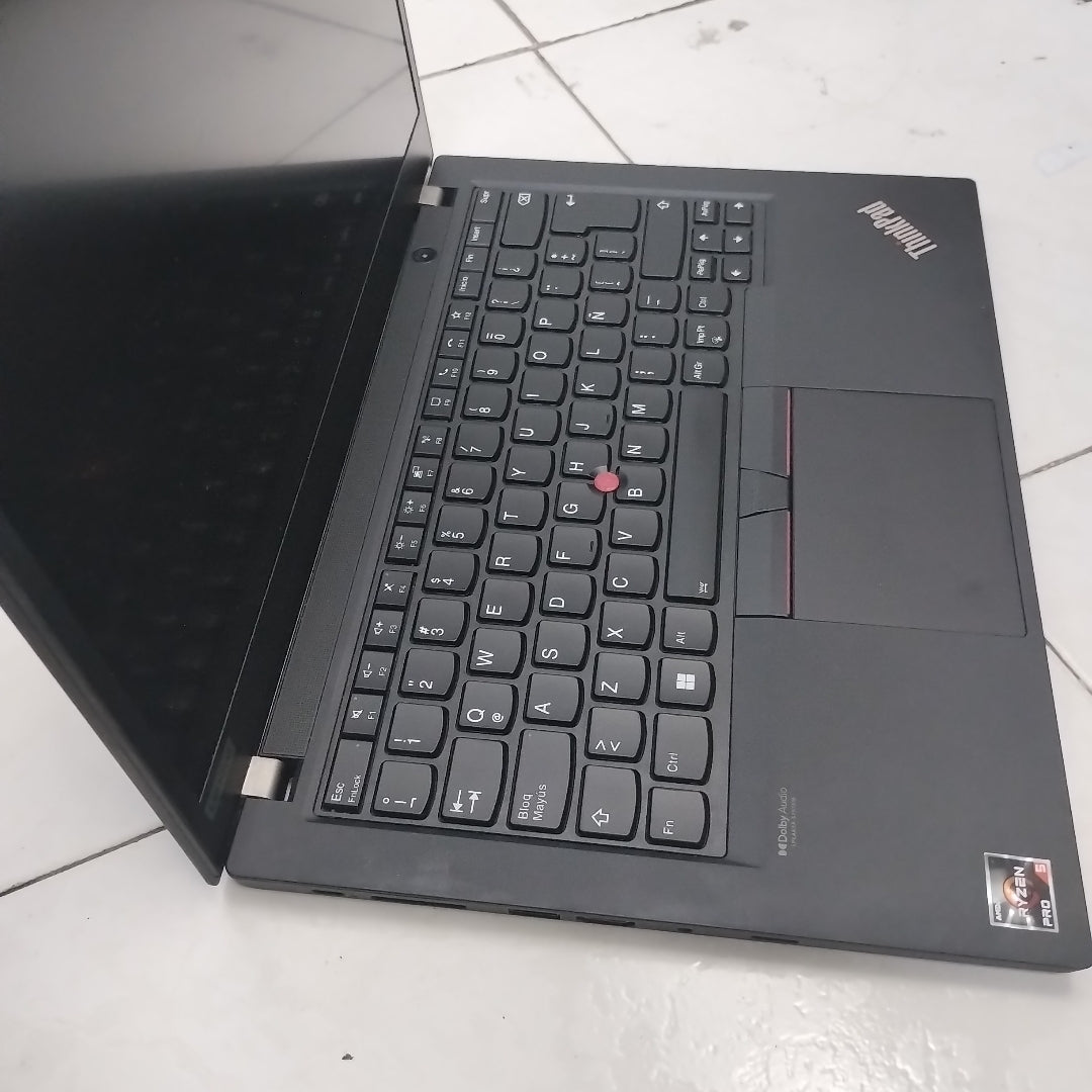 LAPTOP LENOVO THINKPAD T14 GEN 2 (2022) 512 GB SSD 16 GB RAM (SEMINUEVO)