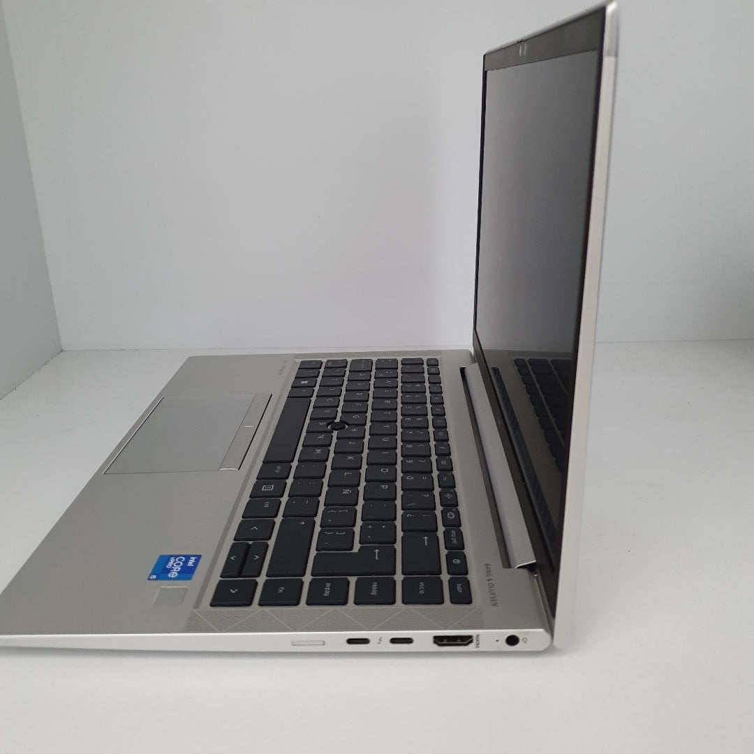 LAPTOP HP ELITEBOOK 840 G8 (2023) 256 GB SSD 16 GB RAM (SEMINUEVO)